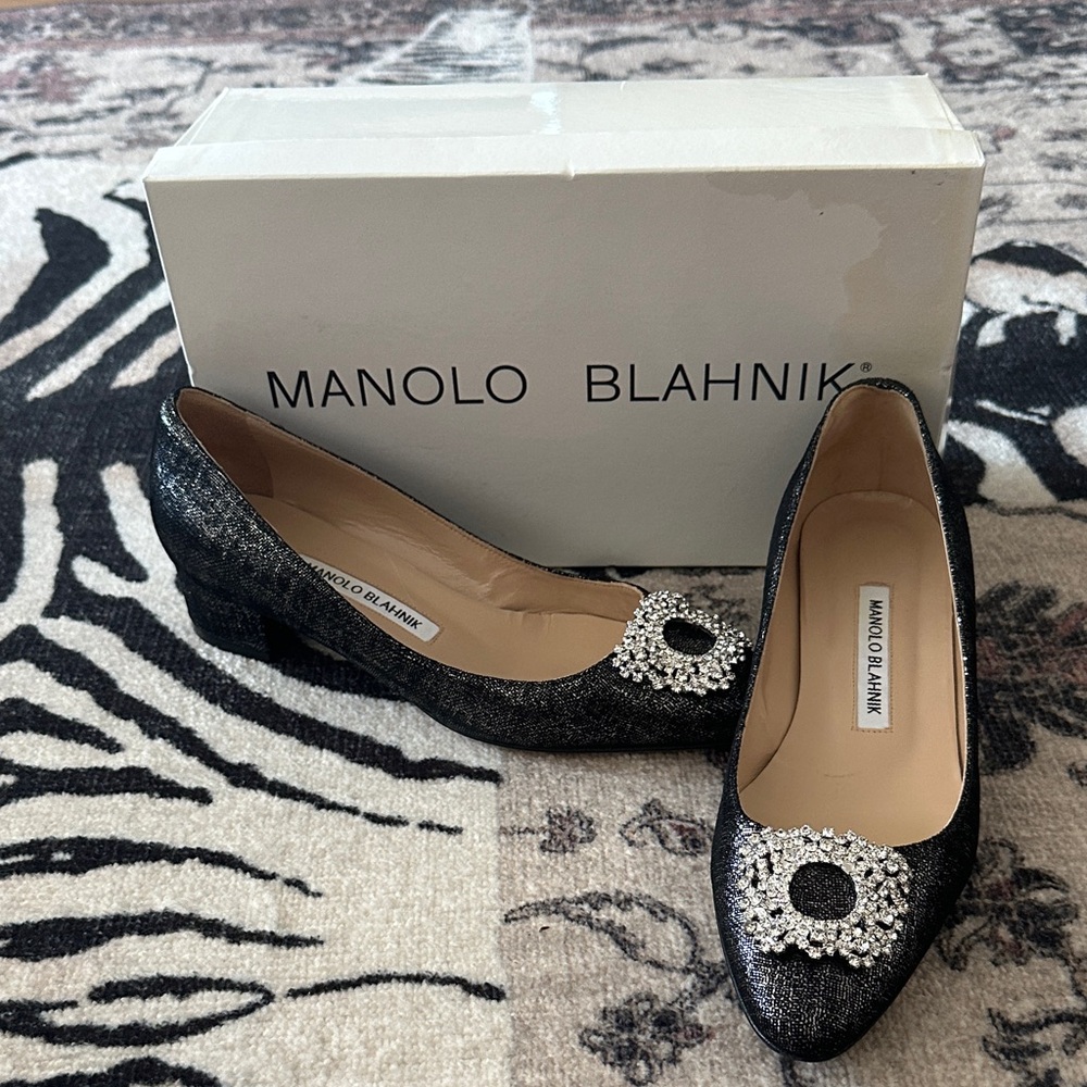 Manolo Blahnik Glittering Black Listony Jeweled Low-Heels (37)